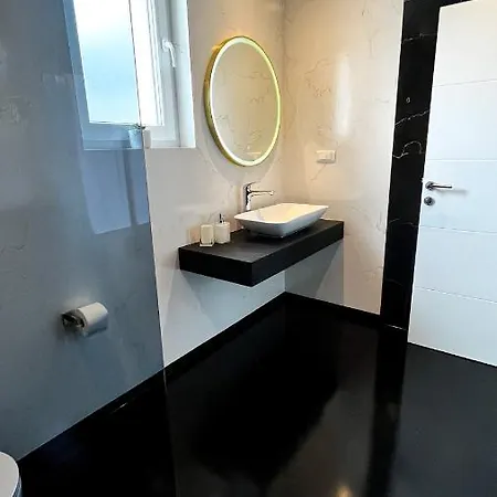 Sunshine House Apartman