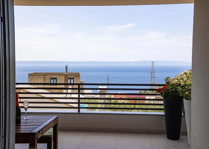 Sunshine House * Makarska