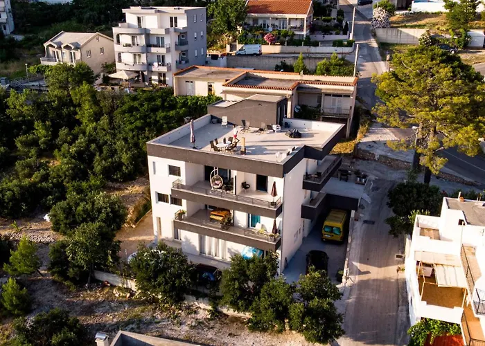 Sunshine House * Makarska