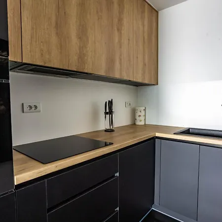 Sunshine House With Free Parking 公寓 *